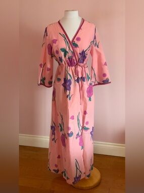 Vintage 70s Pink Floral Wrap Robe